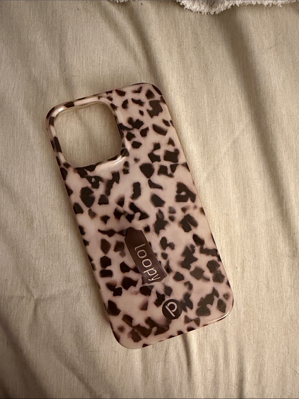 Loopy Case Blonde Tort Pattern iPhone 15 Pro Max Case (righty)